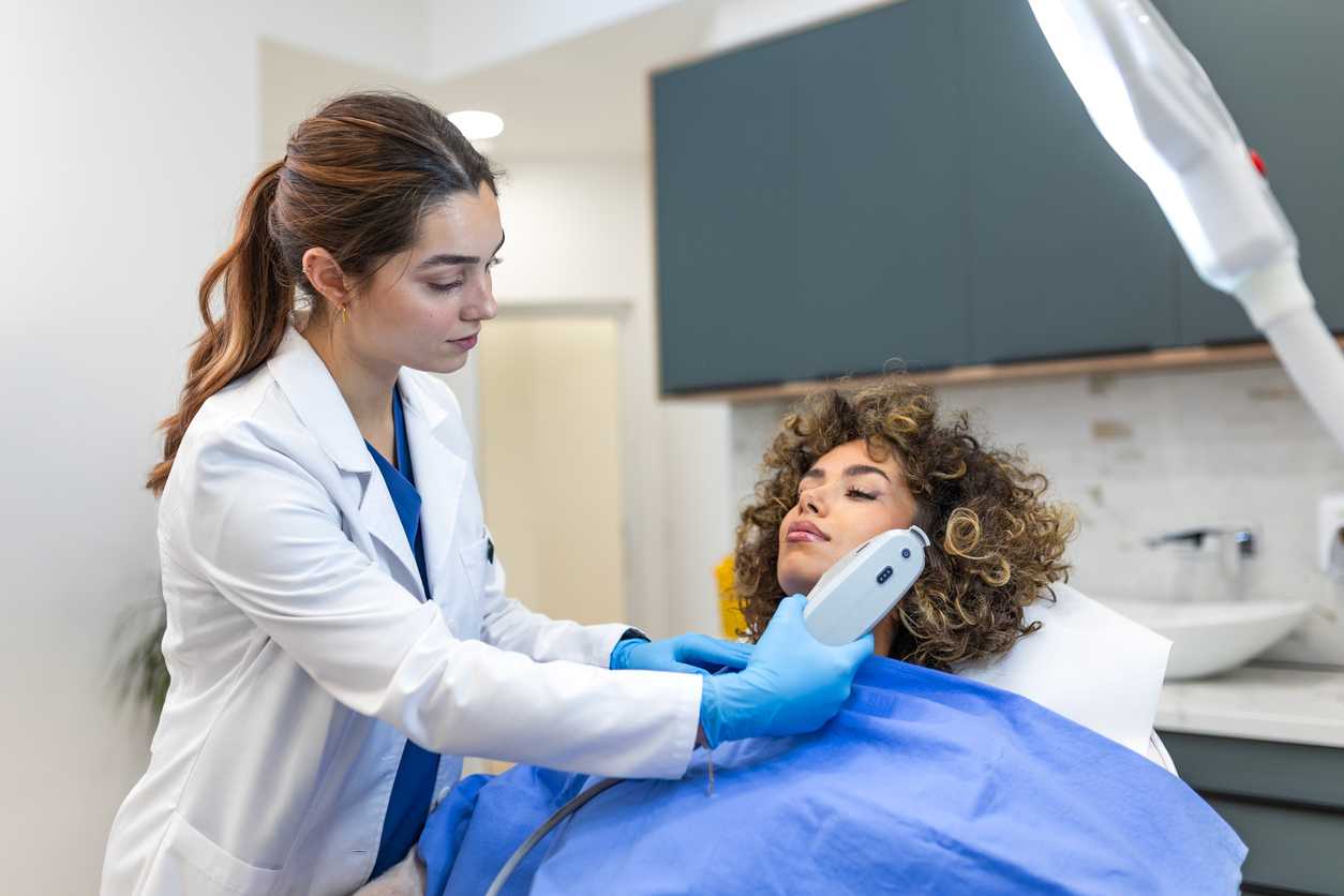 Non-surgical skin tightening